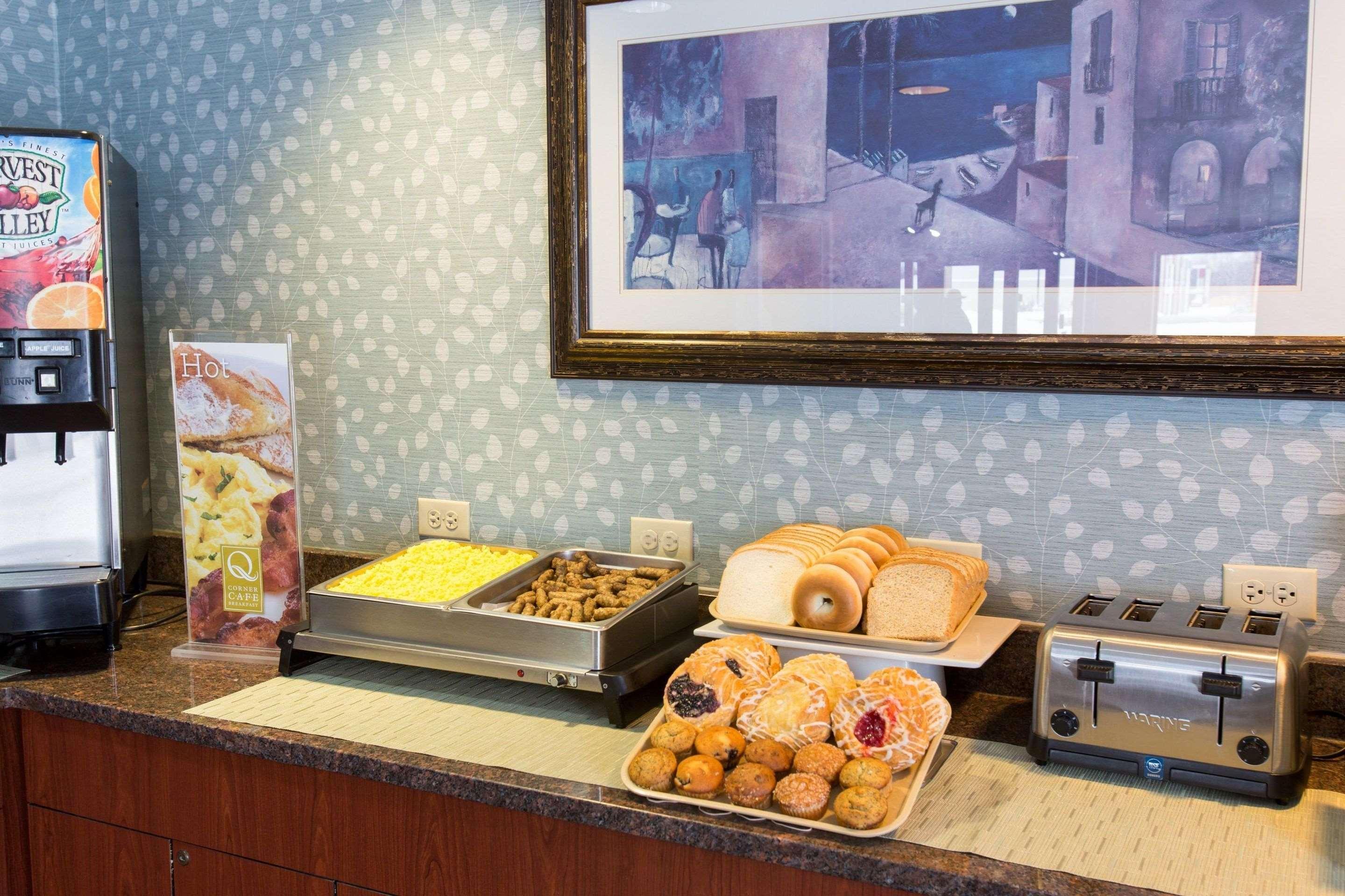 Quality Inn & Suites Big Rapids Near University Екстериор снимка